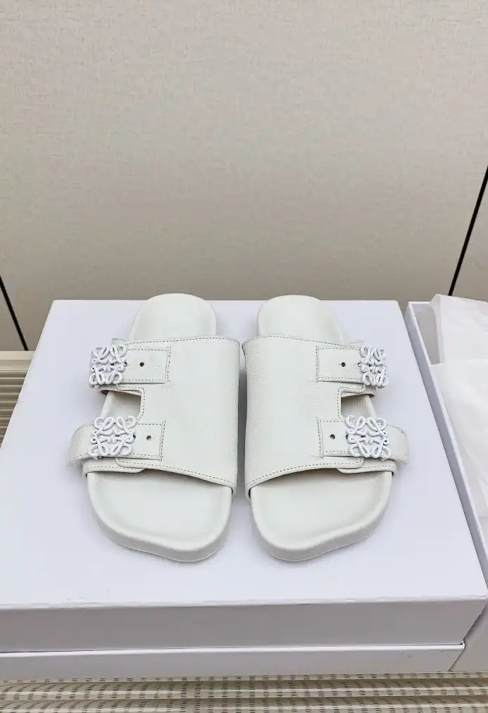 hype Loewe Slippers