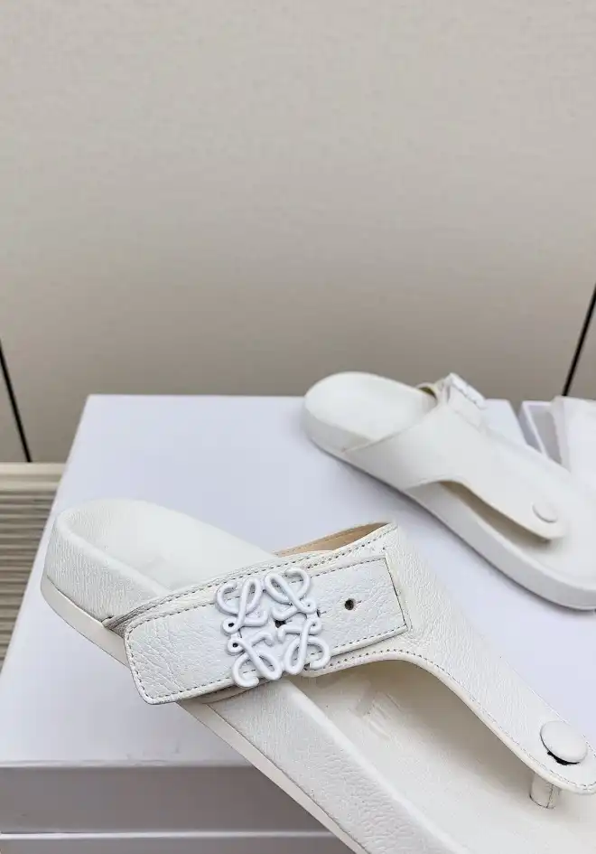 hype Loewe Slippers