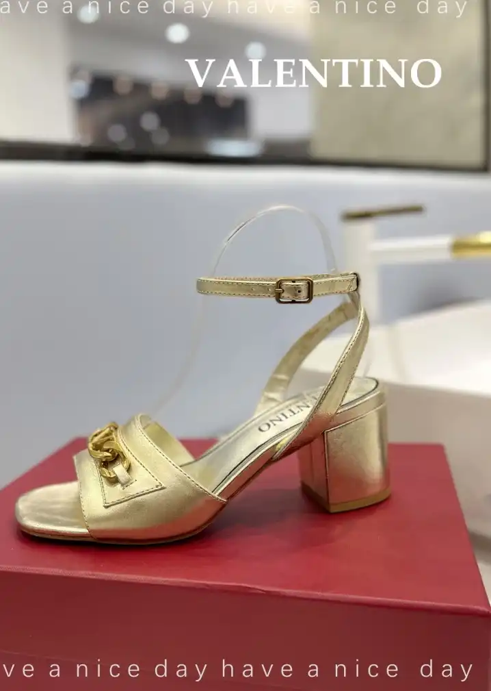 hype Valentino Sandals