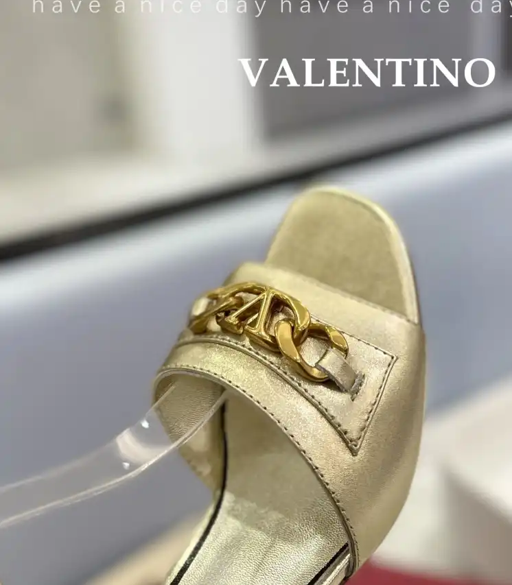 hype Valentino Sandals