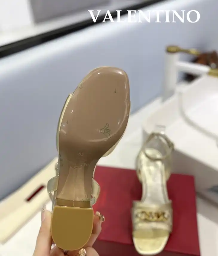 hype Valentino Sandals