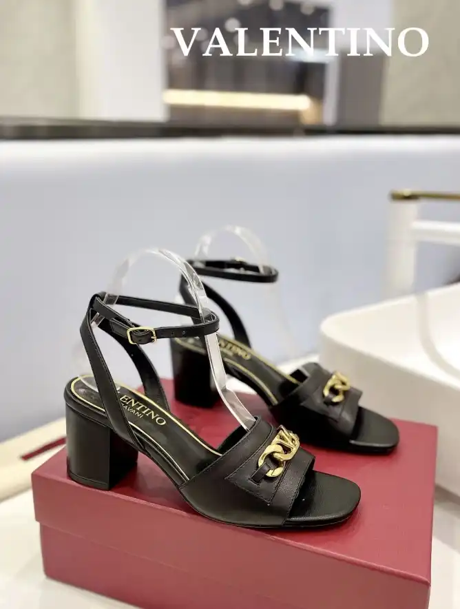 hype Valentino Sandals