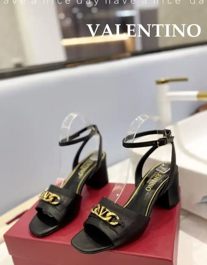 hype Valentino Sandals