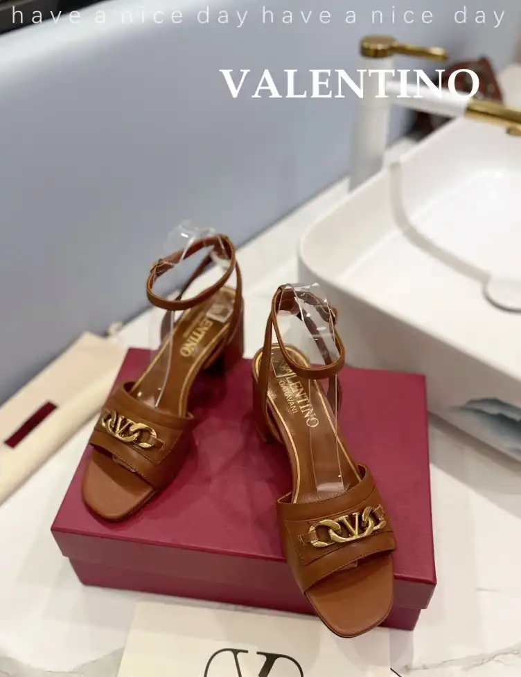 hype Valentino Sandals