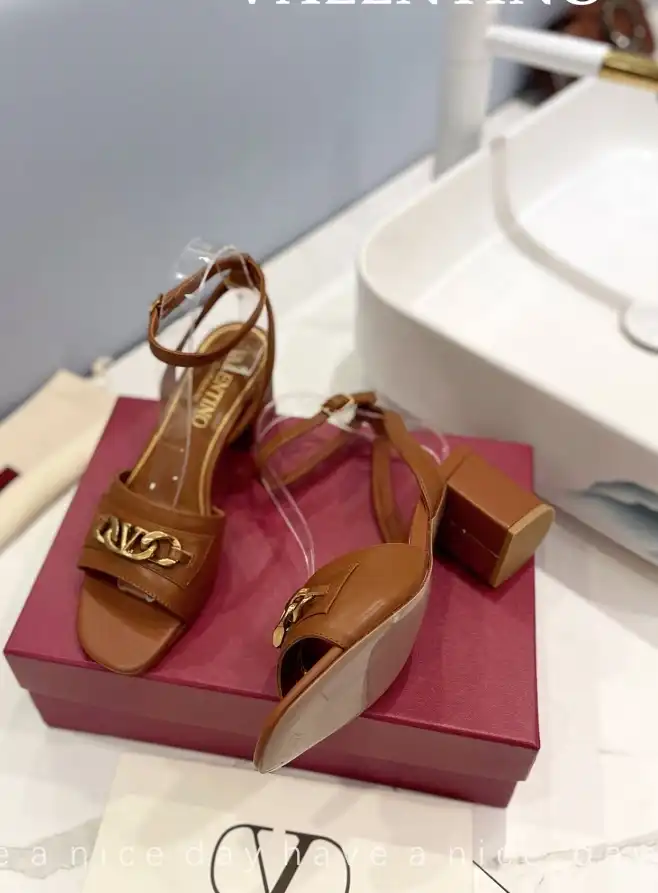 hype Valentino Sandals