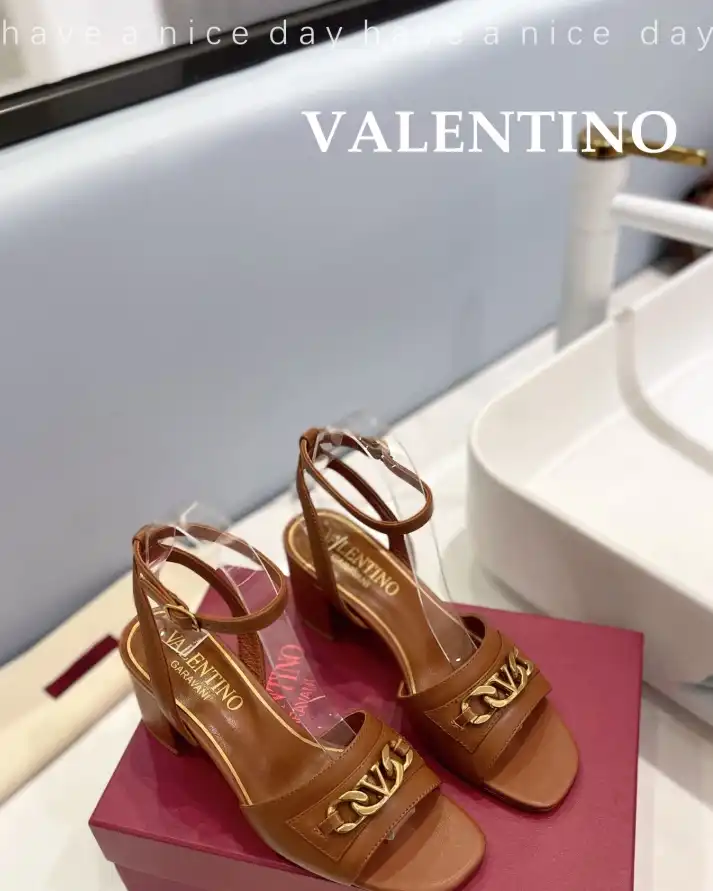 hype Valentino Sandals