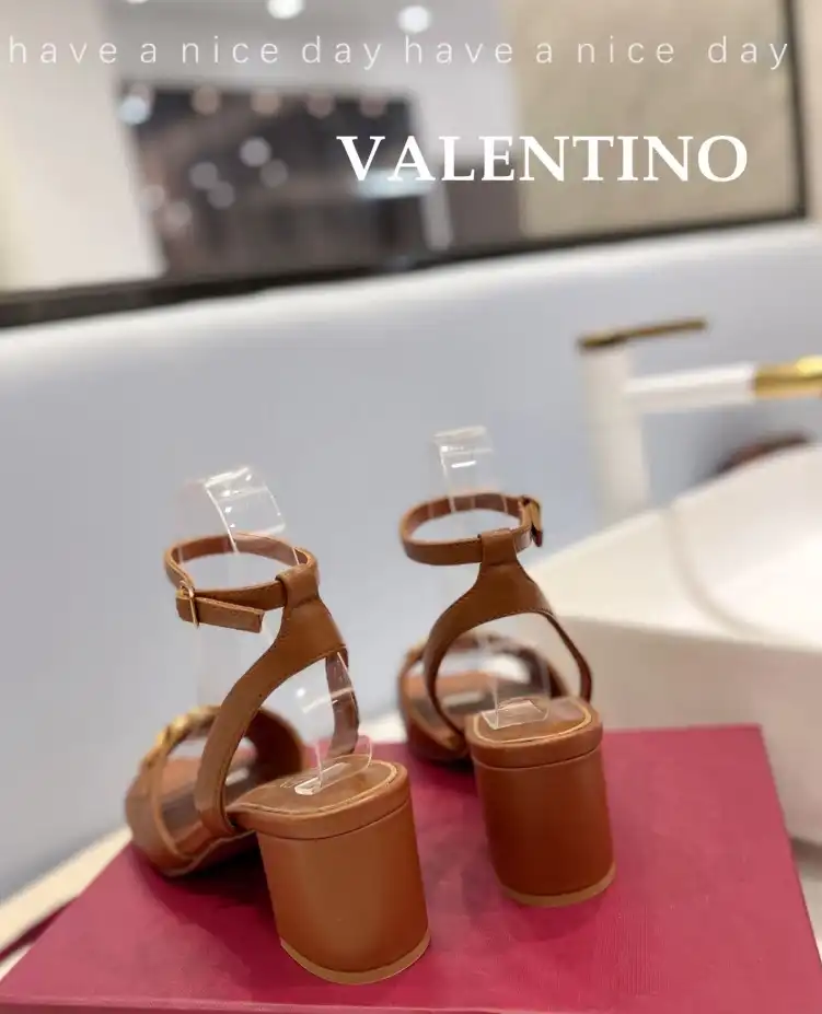 hype Valentino Sandals