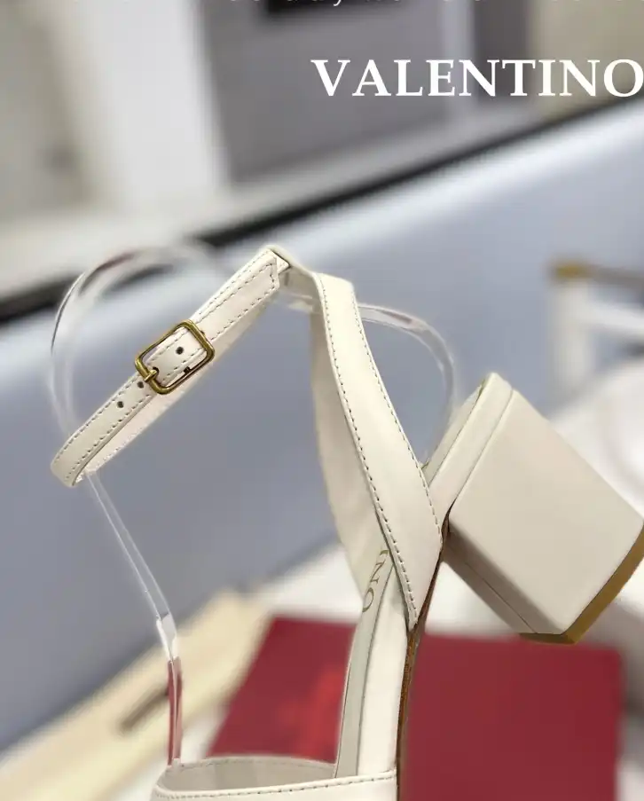 hype Valentino Sandals