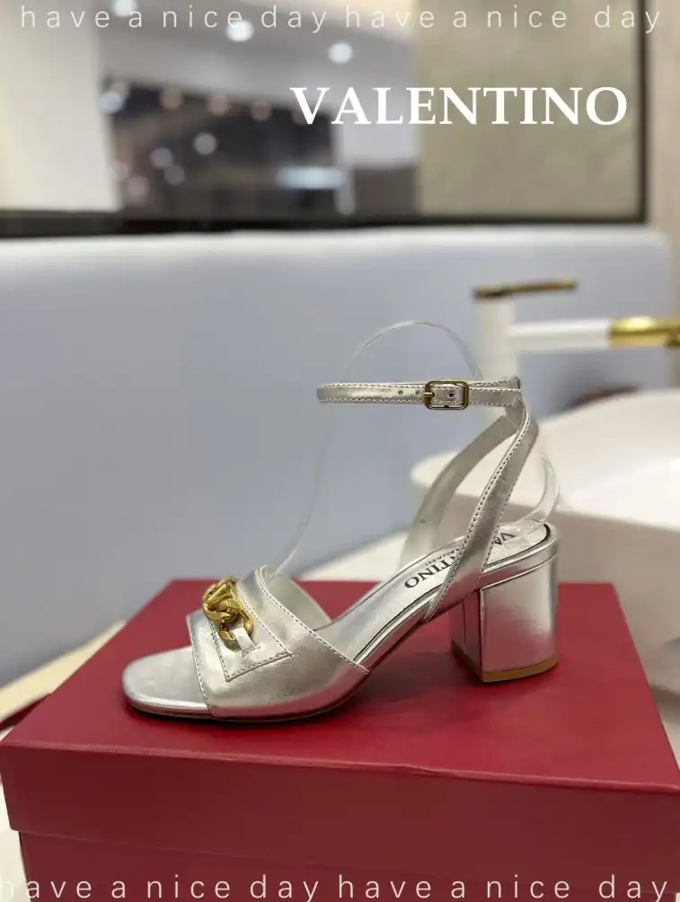 hype Valentino Sandals