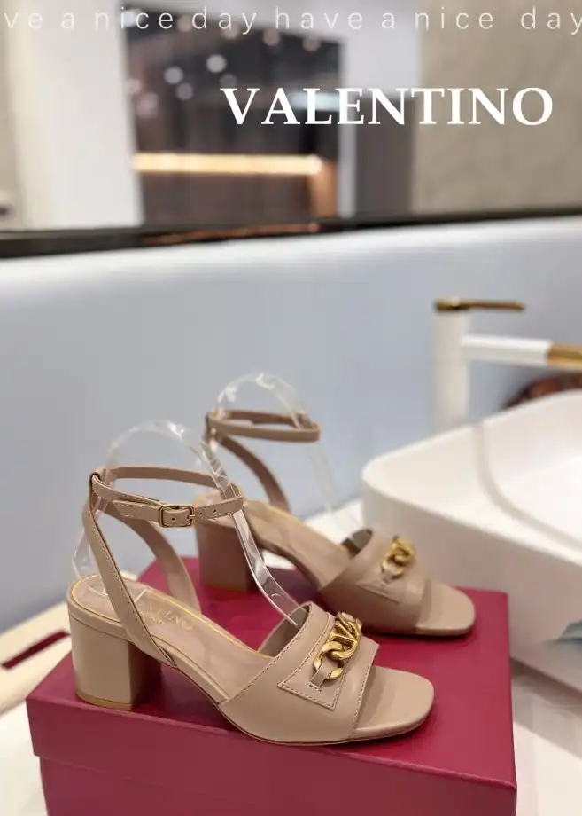 hype Valentino Sandals