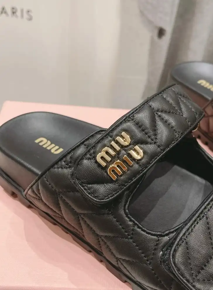 hype Miu Miu Slippers