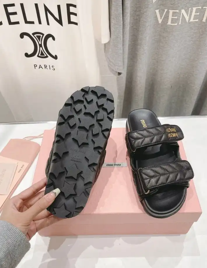 hype Miu Miu Slippers