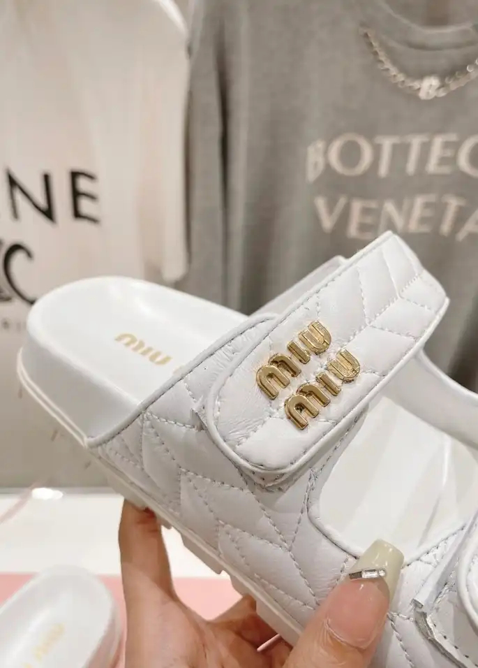 hype Miu Miu Slippers