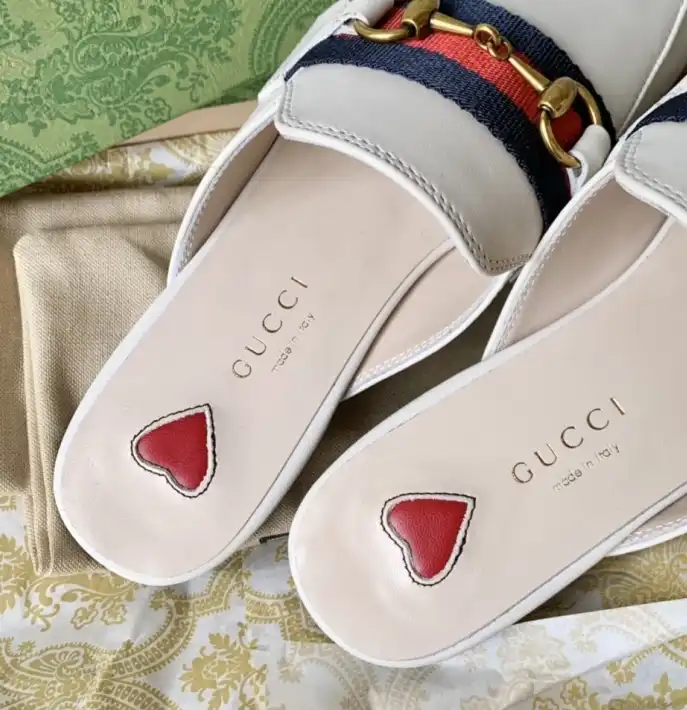 hype Gucci Slippers