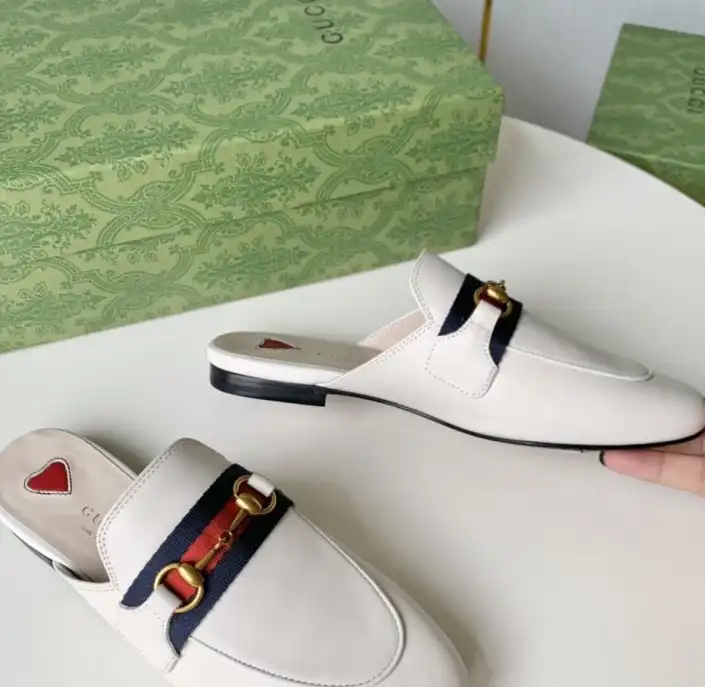 hype Gucci Slippers