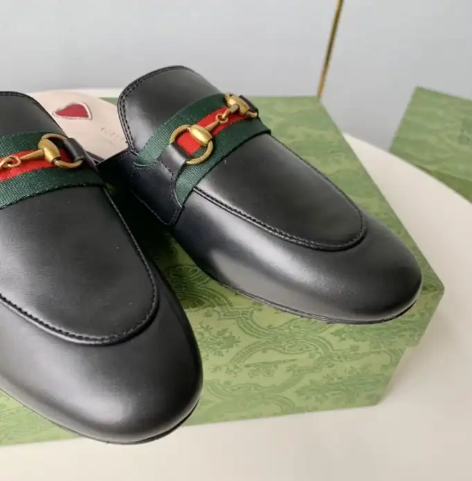 hype Gucci Slippers