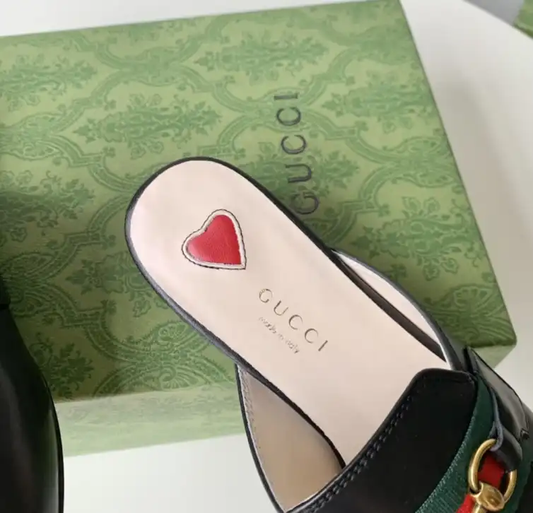 hype Gucci Slippers