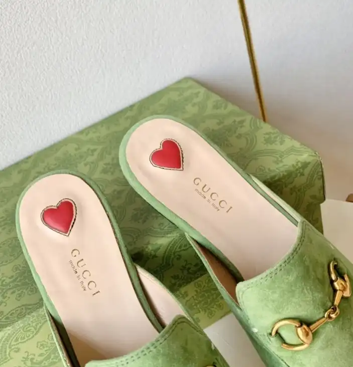 hype Gucci Slippers