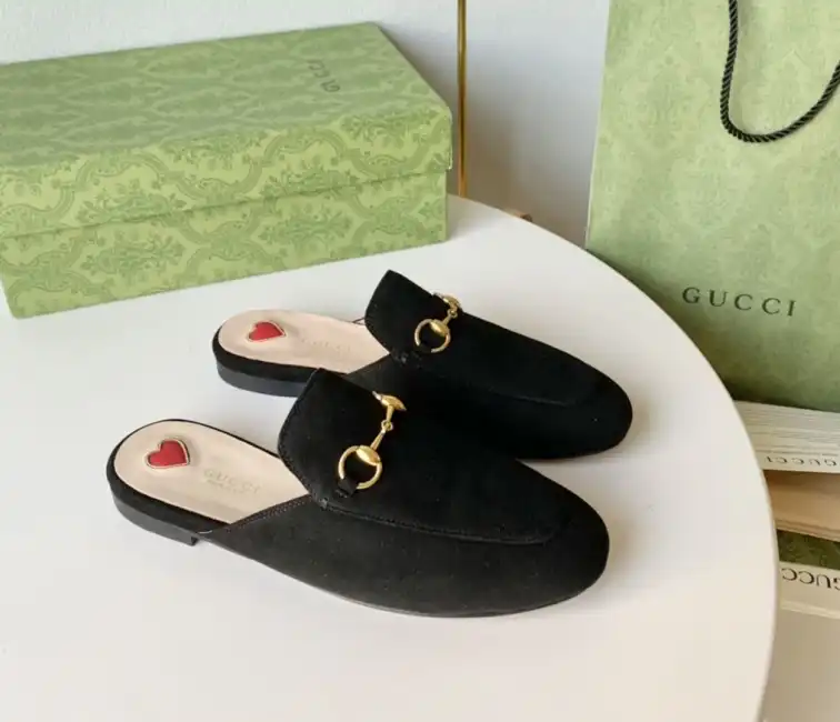 hype Gucci Slippers