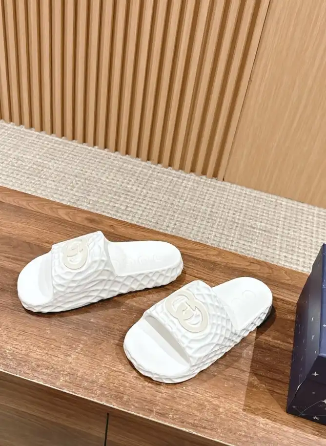 hype Gucci Slippers