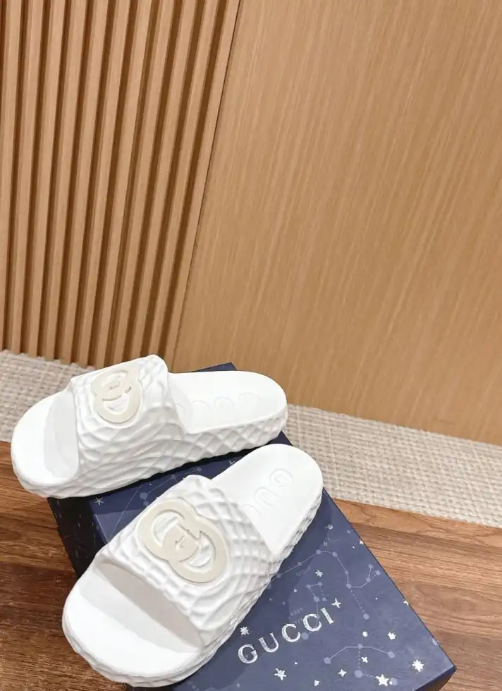 hype Gucci Slippers