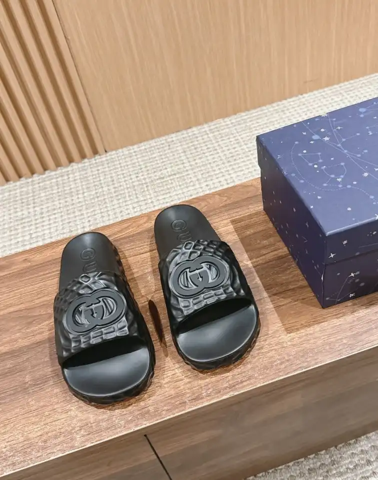 hype Gucci Slippers