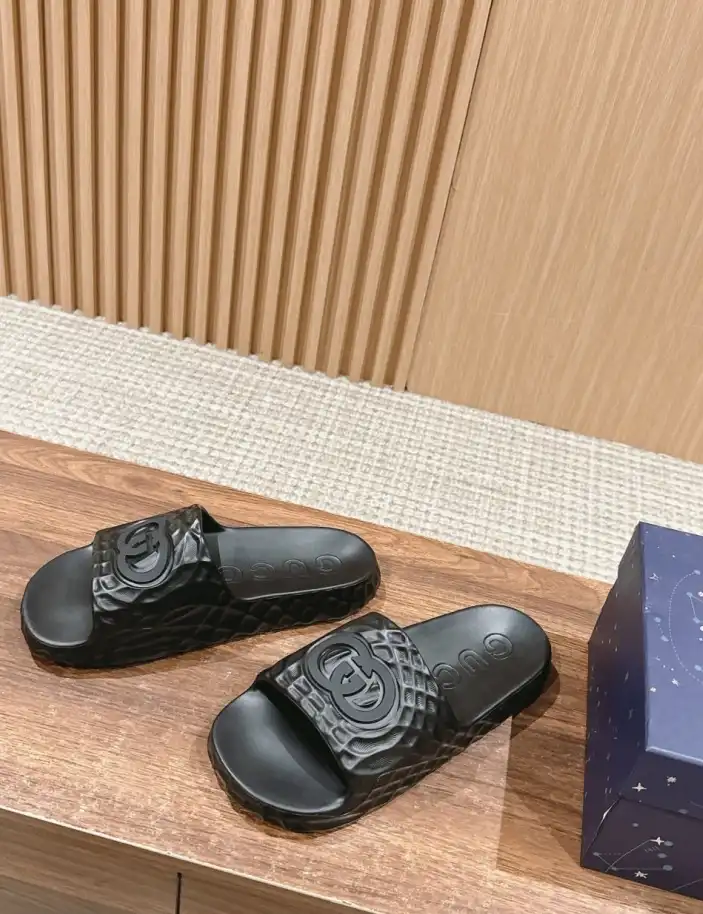 hype Gucci Slippers