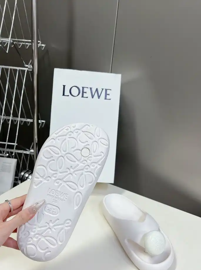 hype Loewe Slippers