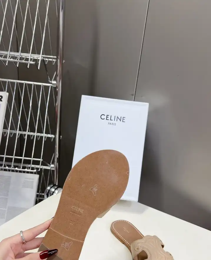 hype Celine Slippers