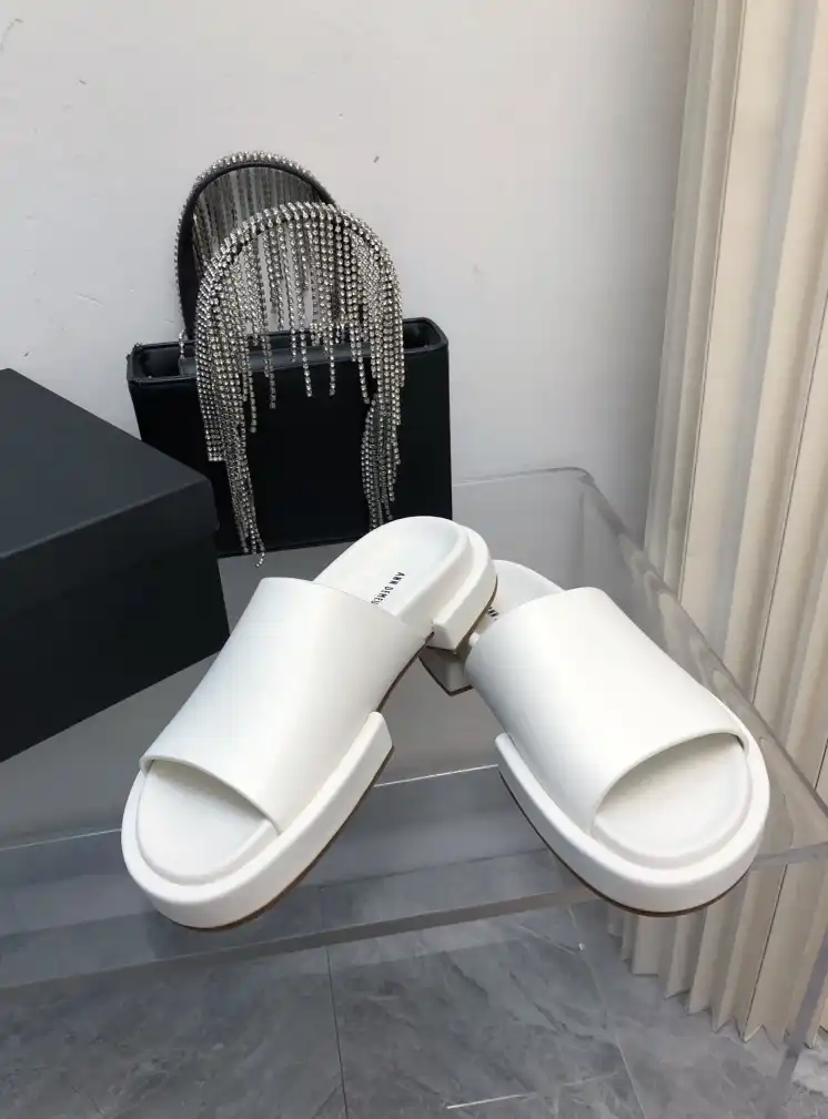 hype Other Slippers