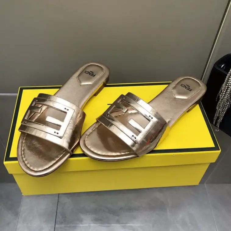 hype Fendi Slippers