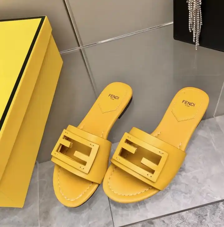 hype Fendi Slippers