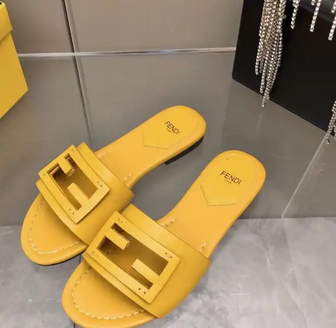 hype Fendi Slippers