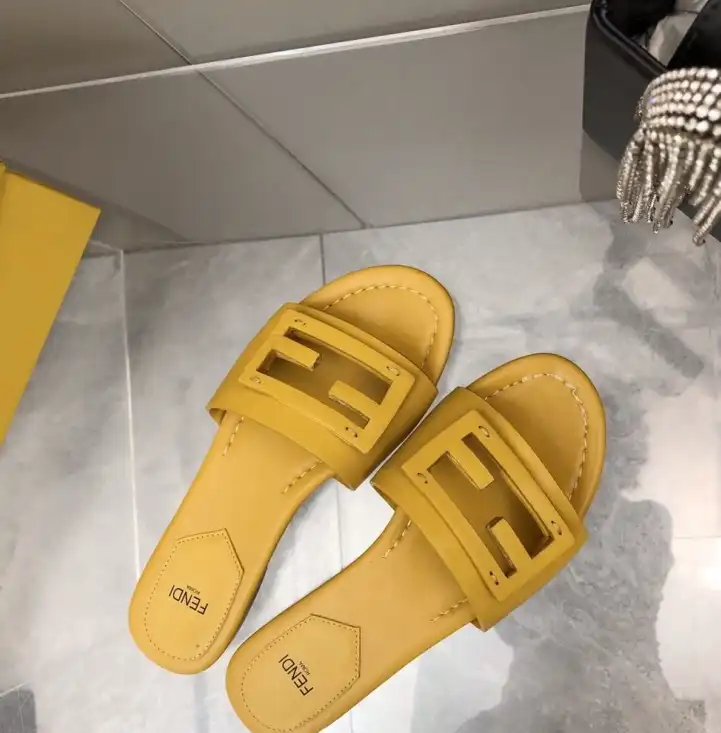 hype Fendi Slippers