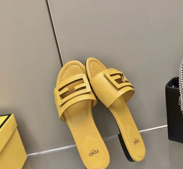 hype Fendi Slippers