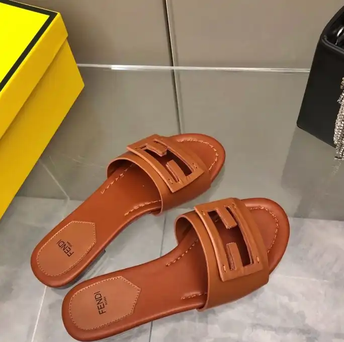 hype Fendi Slippers