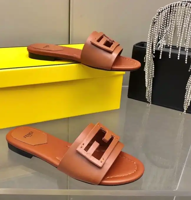 hype Fendi Slippers