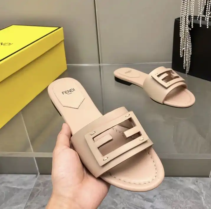 hype Fendi Slippers