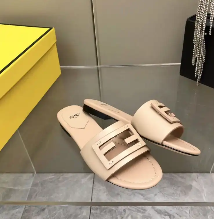 hype Fendi Slippers