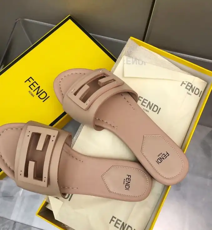 hype Fendi Slippers