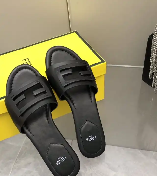 hype Fendi Slippers