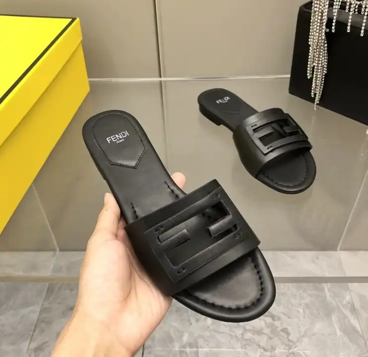 hype Fendi Slippers