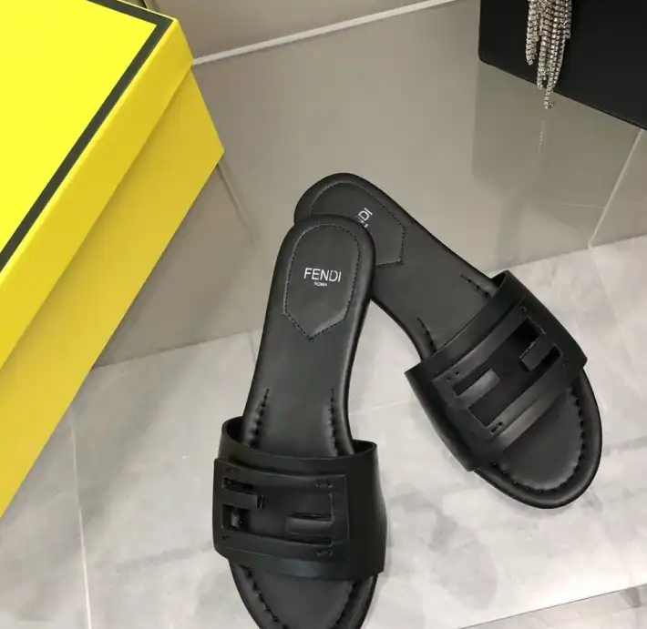 hype Fendi Slippers