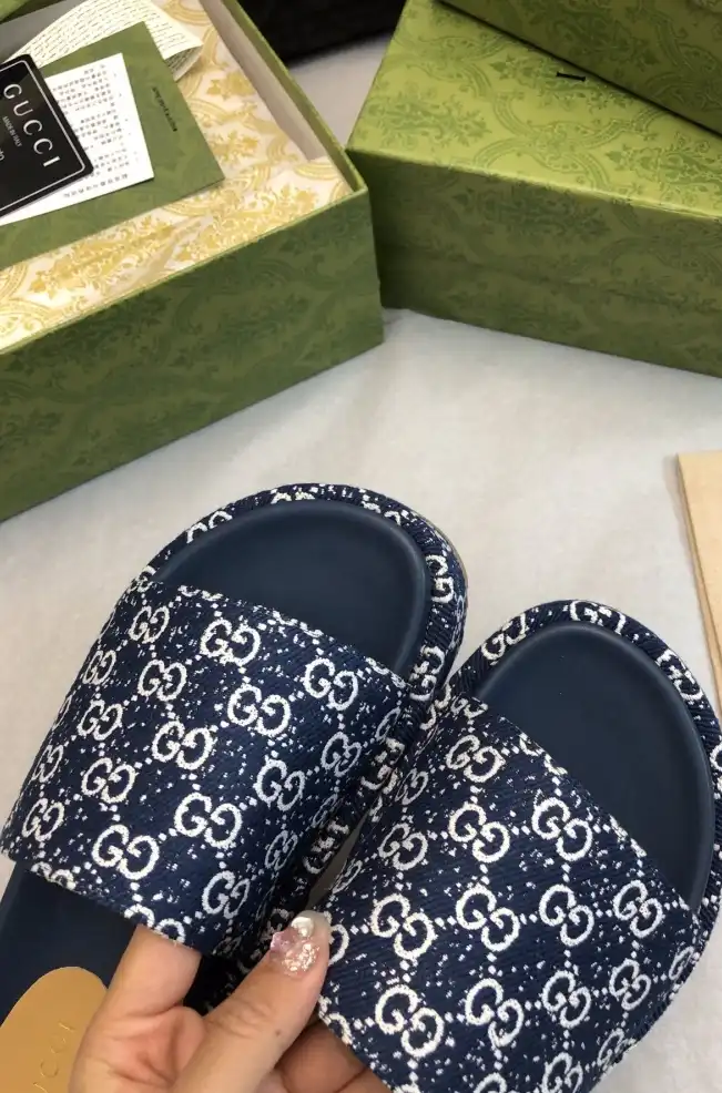 hype Gucci Slippers