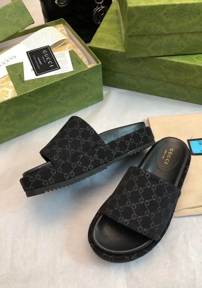 hype Gucci Slippers