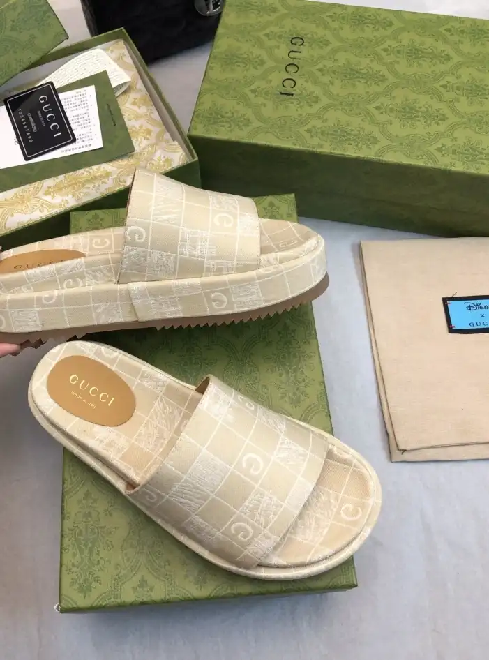 hype Gucci Slippers