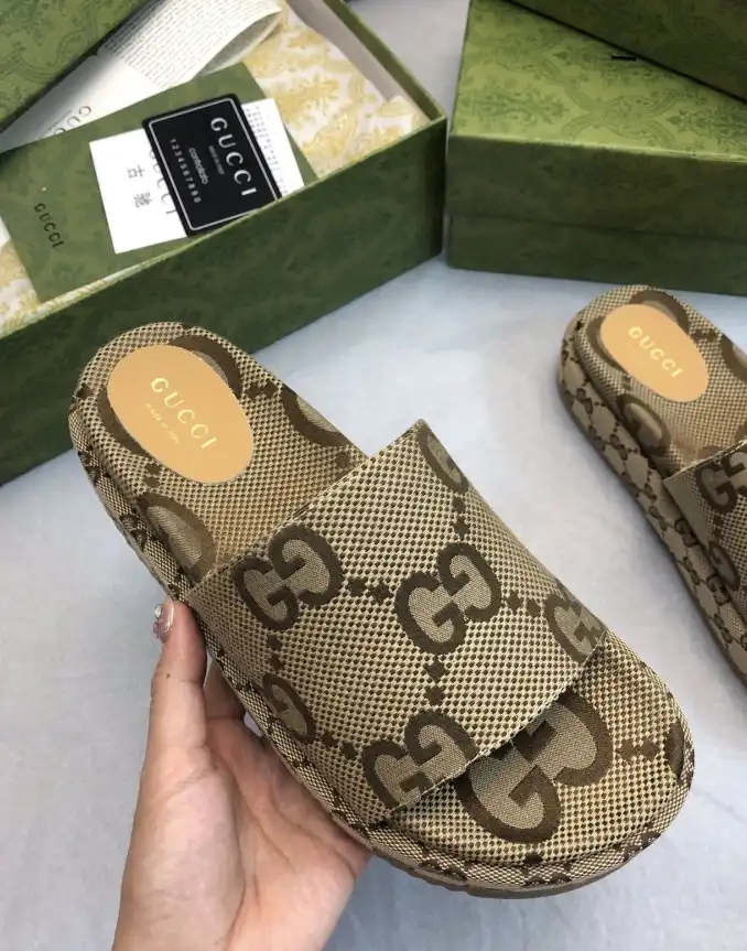 hype Gucci Slippers