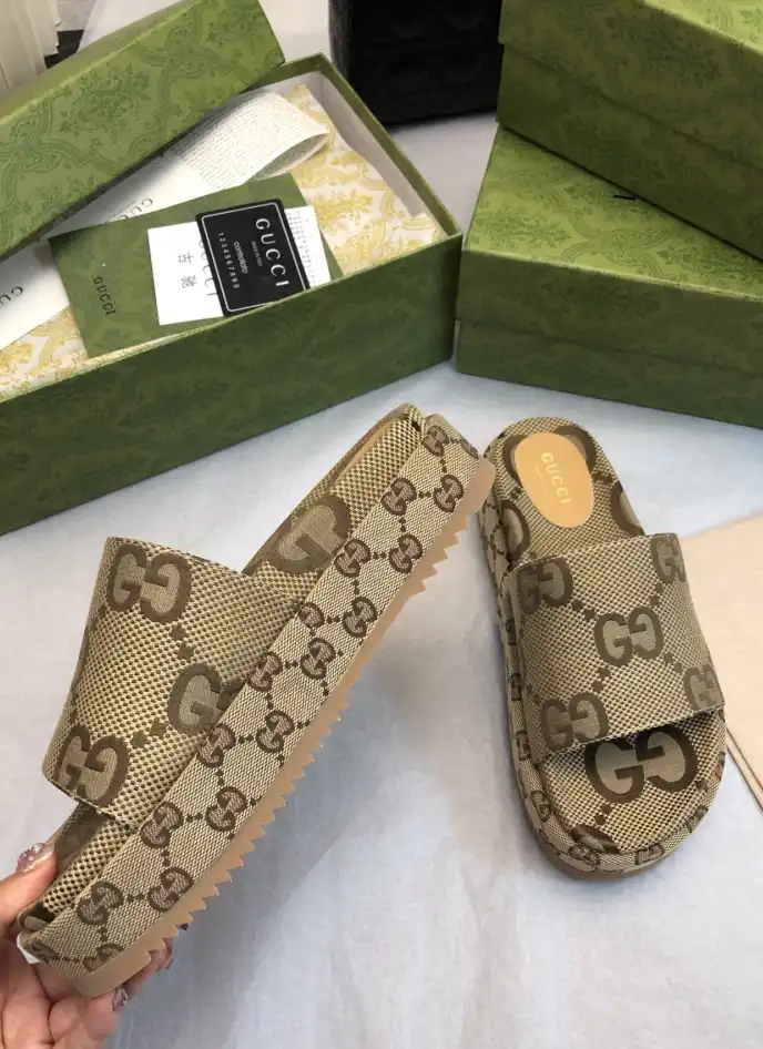 hype Gucci Slippers