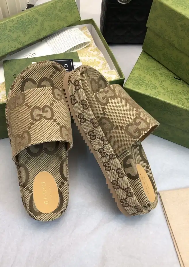 hype Gucci Slippers