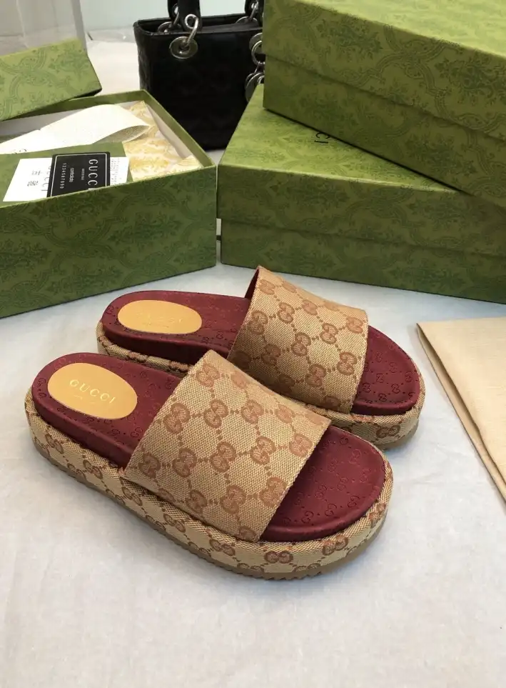 hype Gucci Slippers